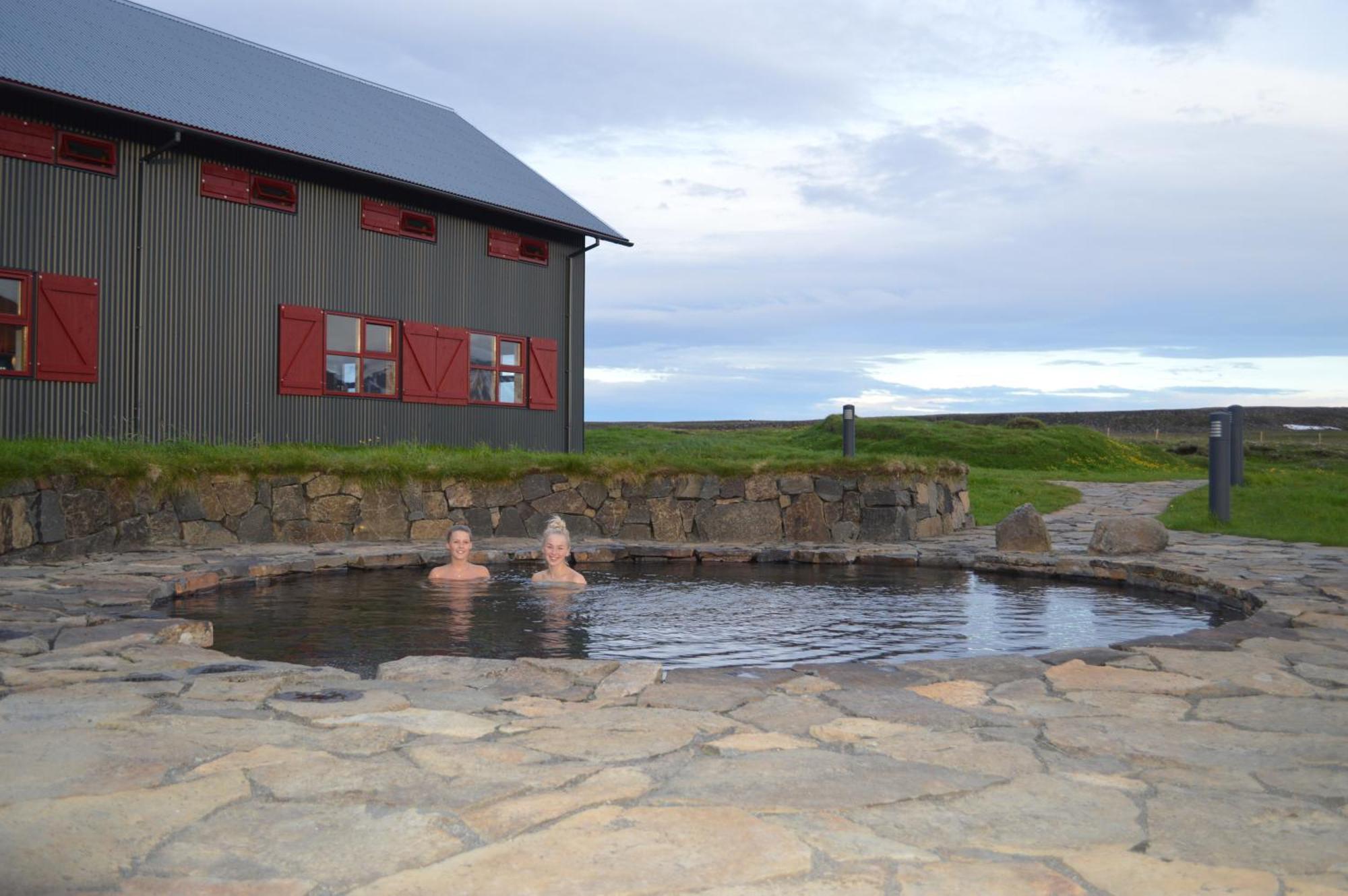 Accommodation&hot Springs Lodge Laugarfell
