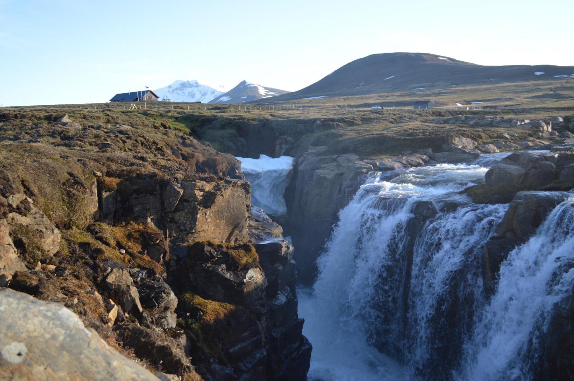 Accommodation&hot Springs Lodge Laugarfell