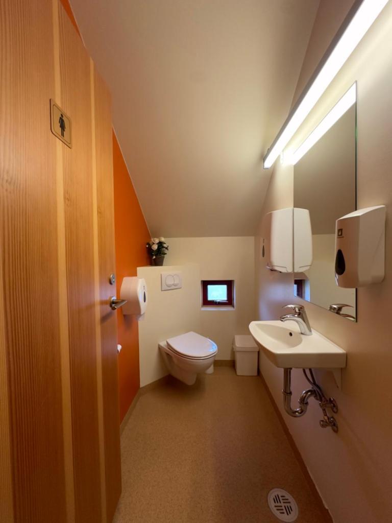 Lodge Accommodation&hot Springs *